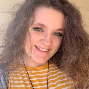 Meet your Posher, Deborah